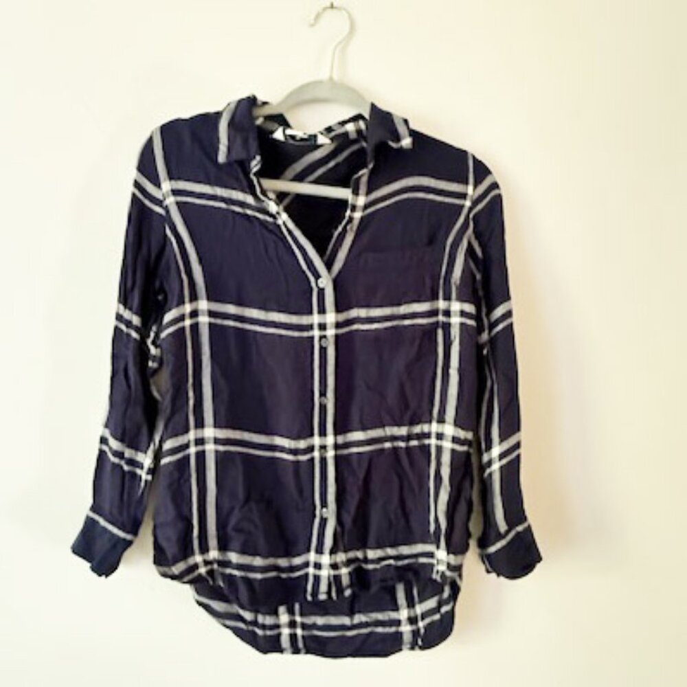 Old Navy Classic Button-Down Plaid Shirt — Women's Petite XS